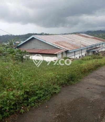 Area Ramai! Pabrik Dijual di Parung Kuda untuk Bisnis Luas Bangunan 2500m2 Area Ramai! Pabrik Dijual di Parung Kuda untuk Bisnis Luas Bangunan 2500m2