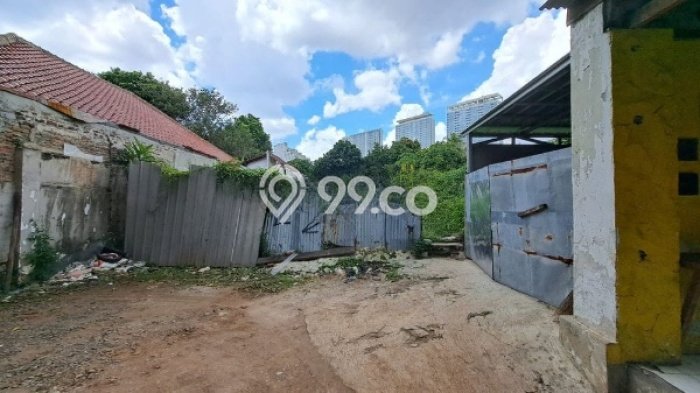 Lahan Strategis di Menteng Dijual dengan Luas 1001m2 Lahan Strategis di Menteng Dijual dengan Luas 1001m2