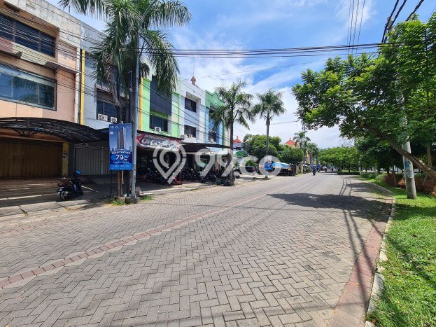 Ruko Dijual di Surabaya LT 85m2 & LB 200m2 Lokasi Terbaik! Ruko Dijual di Surabaya LT 85m2 & LB 200m2 Lokasi Terbaik!