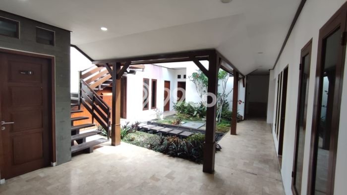 Disewakan Rumah Harga Terjangkau di Talaga Bodas Bandung Punya 9 Kamar Tidur Disewakan Rumah Harga Terjangkau di Talaga Bodas Bandung Punya 9 Kamar Tidur