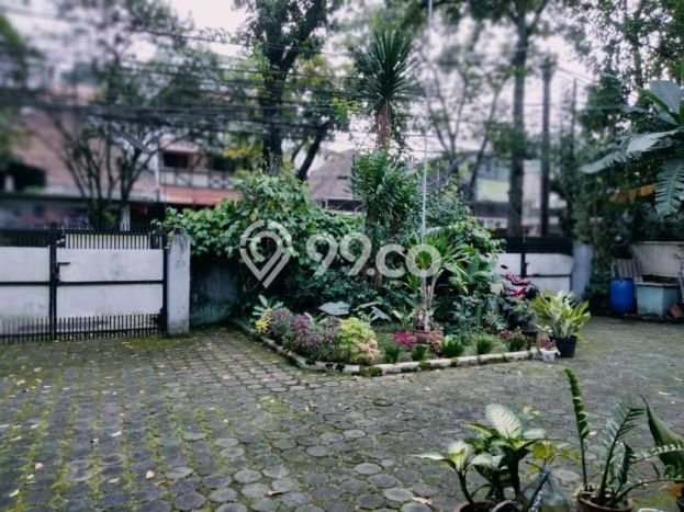 Rumah Elit LB 260m2 Siap Pakai Desain Elegan di Sayap Dago, Bandung Rumah Elit LB 260m2 Siap Pakai Desain Elegan di Sayap Dago, Bandung