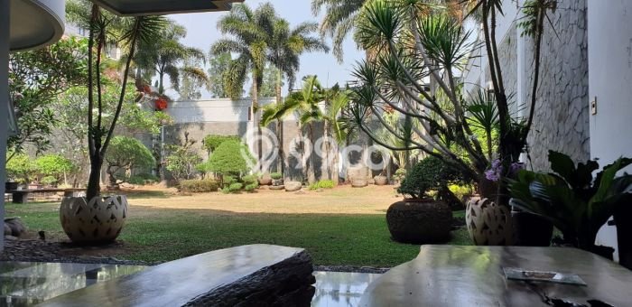 Jual Rumah Luas Elegan Dengan View Eksklusif di Sayap Dago, Bandung Jual Rumah Luas Elegan Dengan View Eksklusif di Sayap Dago, Bandung