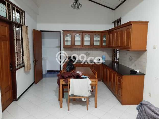 Rumah Elit Modern Tanpa Renovasi di Surya Sumantri Bandung Rumah Elit Modern Tanpa Renovasi di Surya Sumantri Bandung