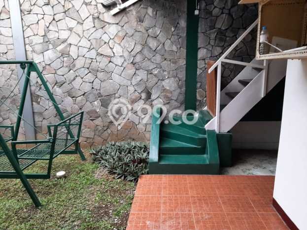 Rumah Elit Modern Tanpa Renovasi di Surya Sumantri Bandung Rumah Elit Modern Tanpa Renovasi di Surya Sumantri Bandung