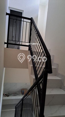 Rumah Minimalis 2 KT di BSD City Tangerang Semi Furnished Rumah Minimalis 2 KT di BSD City Tangerang Semi Furnished