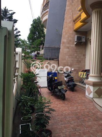 Dijual Rumah Mewah Megah Dengan View Eksklusif di Taman Palem, Jakarta Barat Dijual Rumah Mewah Megah Dengan View Eksklusif di Taman Palem, Jakarta Barat