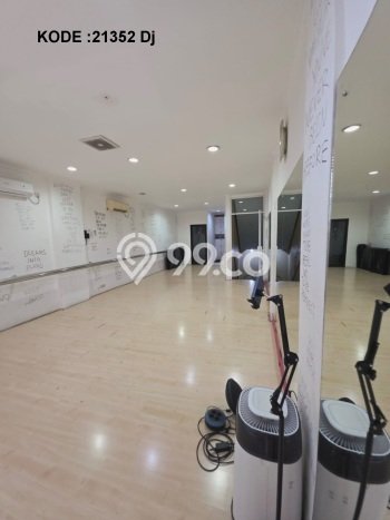 Ruko Lokasi Premium Kawasan , Luas 210m2m², Disewakan, Area Bisnis Ruko Lokasi Premium Kawasan , Luas 210m2m², Disewakan, Area Bisnis