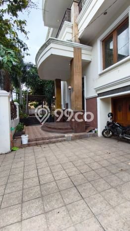 Lokasi terbaik! Rumah siap huni disewakan di Kelapa Gading LB 400m2 Lokasi terbaik! Rumah siap huni disewakan di Kelapa Gading LB 400m2