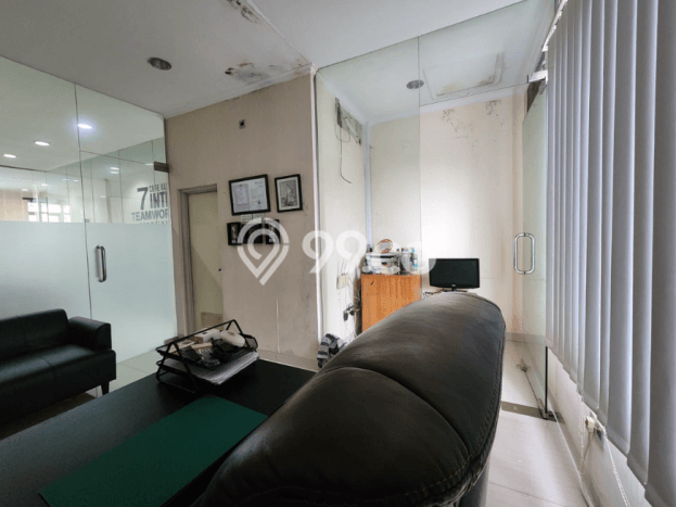 INVESTASI MENGUNTUNGKAN! Ruko Kawasan Serpong, Luas 97m², Pusat Bisnis INVESTASI MENGUNTUNGKAN! Ruko Kawasan Serpong, Luas 97m², Pusat Bisnis