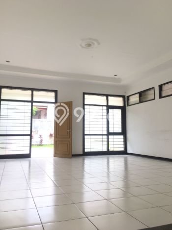 Hunian Elit LB 200m2 Siap Pakai Desain Elegan di Setiabudi, Bandung Hunian Elit LB 200m2 Siap Pakai Desain Elegan di Setiabudi, Bandung