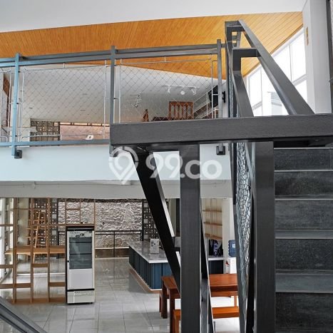 Rumah Luxury Modern Tanpa Renovasi di Ciumbuleuit Bandung Rumah Luxury Modern Tanpa Renovasi di Ciumbuleuit Bandung