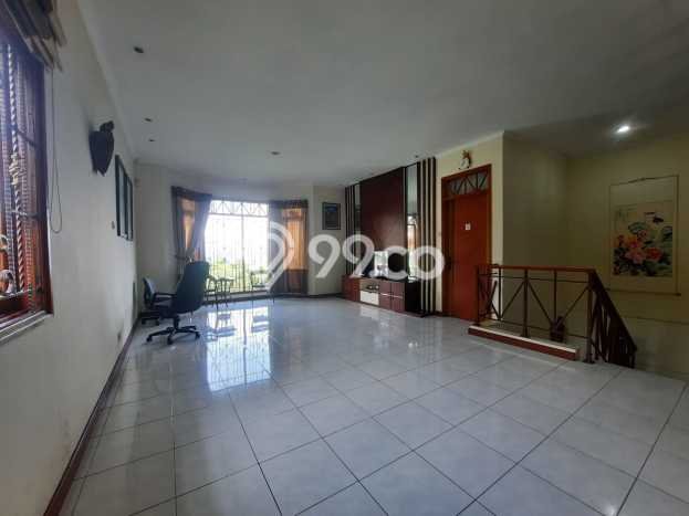 Rumah Elit LB 350m2 Siap Huni Desain Elegan di Dago Pakar, Bandung Rumah Elit LB 350m2 Siap Huni Desain Elegan di Dago Pakar, Bandung