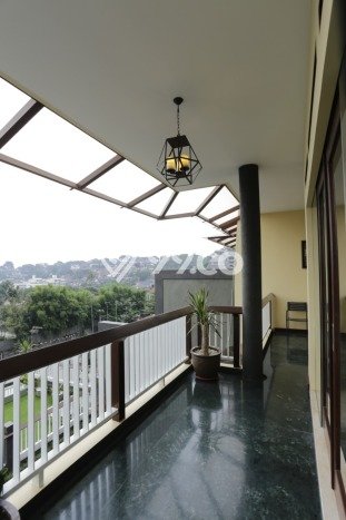 Rumah Elit LB 325m2 Siap Huni Desain Elegan di Ciumbuleuit, Bandung Rumah Elit LB 325m2 Siap Huni Desain Elegan di Ciumbuleuit, Bandung