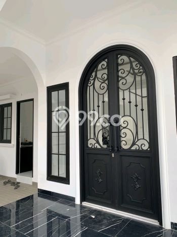 Hunian Strategis 5 KT LB 250m2 Kondisi Bagus di Joglo Hunian Strategis 5 KT LB 250m2 Kondisi Bagus di Joglo