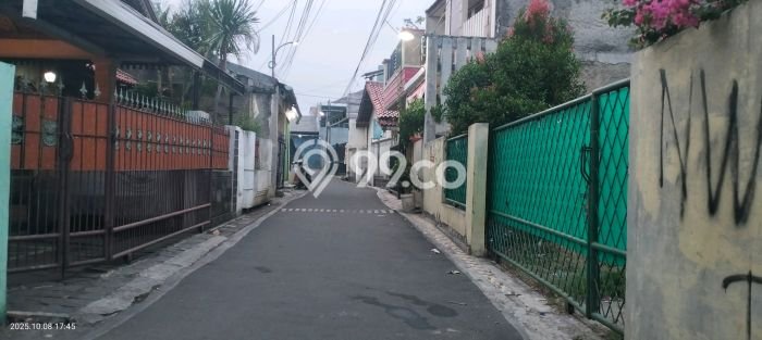 Rumah Mewah LB 94m2 Siap Pakai Desain Elegan di Cipadu, Tangerang Rumah Mewah LB 94m2 Siap Pakai Desain Elegan di Cipadu, Tangerang
