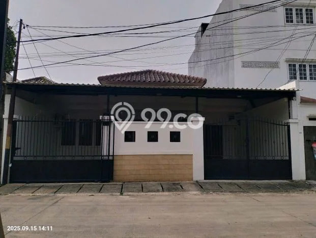 Dijual Rumah Luas Elegan Dengan View Cantik di Meruya, Jakarta Barat Dijual Rumah Luas Elegan Dengan View Cantik di Meruya, Jakarta Barat