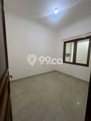 Dijual Rumah Luas Elegan Dengan View Cantik di Meruya, Jakarta Barat Dijual Rumah Luas Elegan Dengan View Cantik di Meruya, Jakarta Barat