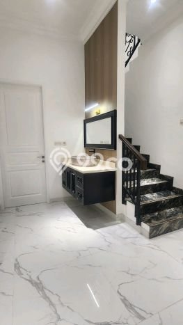 For Sale! Luxury House LT 200m2 Desain Modern di Joglo For Sale! Luxury House LT 200m2 Desain Modern di Joglo