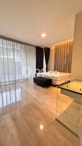 Disewakan Rumah Strategis LT 300m2 / LB 600m2 di Cipete, Jakarta Selatan Disewakan Rumah Strategis LT 300m2 / LB 600m2 di Cipete, Jakarta Selatan
