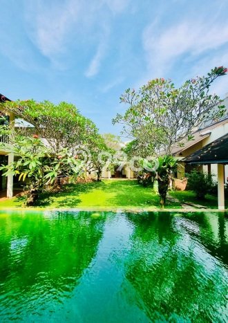 Sewa Rumah Nyaman di Pondok Indah LT 1500m2 / LB 700m2 Kondisi Bagus Sewa Rumah Nyaman di Pondok Indah LT 1500m2 / LB 700m2 Kondisi Bagus