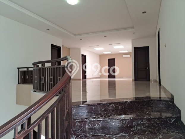 Rumah Disewakan Jakarta Selatan LT 620m2 LB 800m2 Kawasan Pondok Indah Rumah Disewakan Jakarta Selatan LT 620m2 LB 800m2 Kawasan Pondok Indah