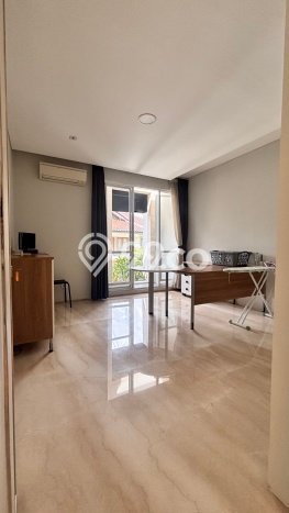 Disewakan Rumah Strategis LT 300m2 / LB 600m2 di Cipete, Jakarta Selatan Disewakan Rumah Strategis LT 300m2 / LB 600m2 di Cipete, Jakarta Selatan