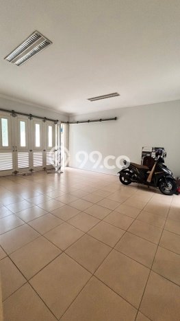 Hunian Modern Untuk Disewakan di Pondok Indah Jakarta Selatan 5 KT & 4 KM Hunian Modern Untuk Disewakan di Pondok Indah Jakarta Selatan 5 KT & 4 KM