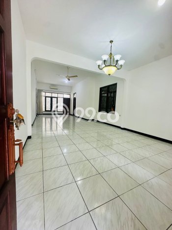 Rumah sewa siap pakai 3 KT di Senopati, Jakarta Selatan Rumah sewa siap pakai 3 KT di Senopati, Jakarta Selatan