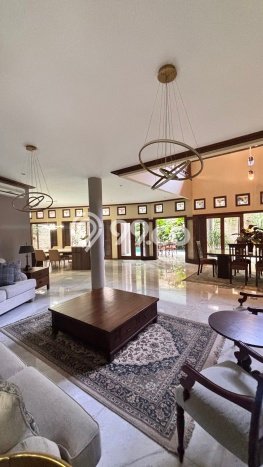 Hunian Modern Disewakan di Pondok Indah Jakarta Selatan 5 KT & 4 KM Hunian Modern Disewakan di Pondok Indah Jakarta Selatan 5 KT & 4 KM