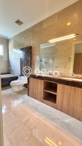 Hunian Modern Untuk Disewakan di Pondok Indah Jakarta Selatan 5 KT & 4 KM Hunian Modern Untuk Disewakan di Pondok Indah Jakarta Selatan 5 KT & 4 KM