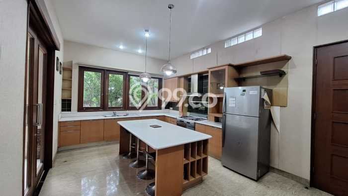 Rumah Elit Modern Tanpa Renovasi di Kemang Jakarta Selatan Rumah Elit Modern Tanpa Renovasi di Kemang Jakarta Selatan
