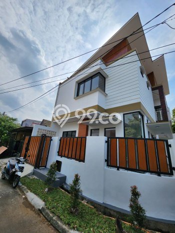 Rumah Mewah Siap Huni LT 137m2 di Serpong, Tangerang Selatan Rumah Mewah Siap Huni LT 137m2 di Serpong, Tangerang Selatan