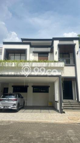 Ready to Use! Luxury House LT 203m2 Desain Modern di BSD Ready to Use! Luxury House LT 203m2 Desain Modern di BSD
