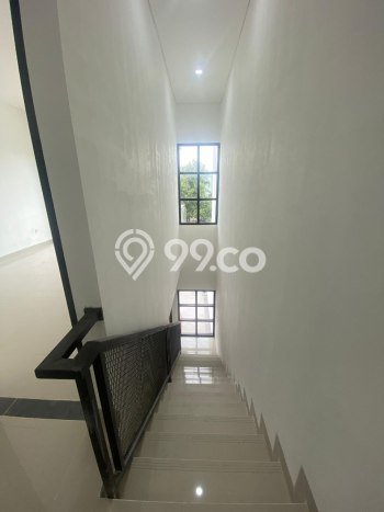 Rumah Modern 4 KT di BSD Tangerang Rumah Modern 4 KT di BSD Tangerang