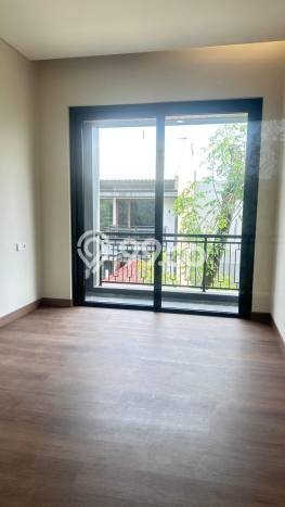Ready to Use! Luxury House LT 203m2 Desain Modern di BSD Ready to Use! Luxury House LT 203m2 Desain Modern di BSD