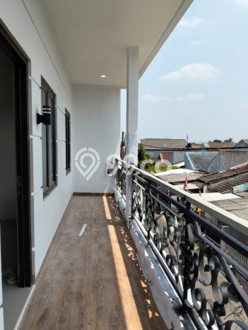 Rumah Strategis Minimalis Lb 170m2 di Serpong, Tangerang Selatan Rumah Strategis Minimalis Lb 170m2 di Serpong, Tangerang Selatan