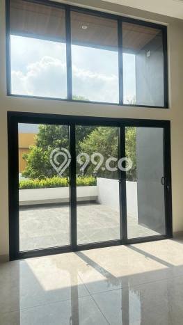 Ready to Use! Luxury House LT 203m2 Desain Modern di BSD Ready to Use! Luxury House LT 203m2 Desain Modern di BSD