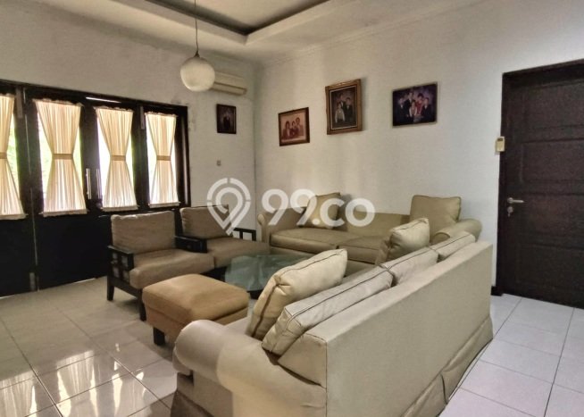 Hunian Elit LB 550m2 Siap Huni Desain Elegan di Bintaro, Tangerang Selatan Hunian Elit LB 550m2 Siap Huni Desain Elegan di Bintaro, Tangerang Selatan