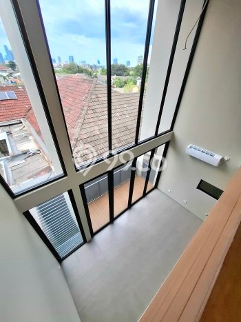 Ready to Use! Luxury House LT 107m2 Desain Elegan di Kemang Ready to Use! Luxury House LT 107m2 Desain Elegan di Kemang