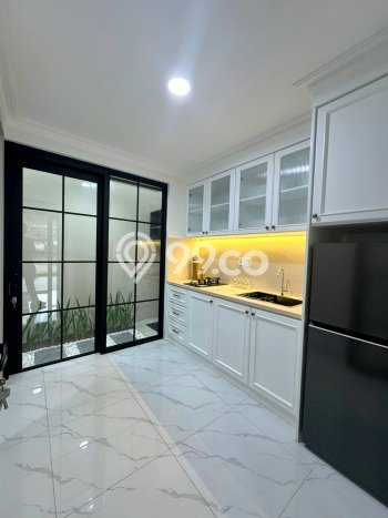 Siap Huni Rumah Mewah 3 Kamar di Mampang Prapatan Dekat ke Mana Pun Siap Huni Rumah Mewah 3 Kamar di Mampang Prapatan Dekat ke Mana Pun