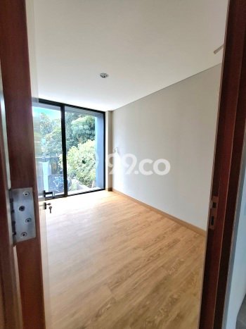 Ready to Use! Luxury House LT 107m2 Desain Elegan di Kemang Ready to Use! Luxury House LT 107m2 Desain Elegan di Kemang