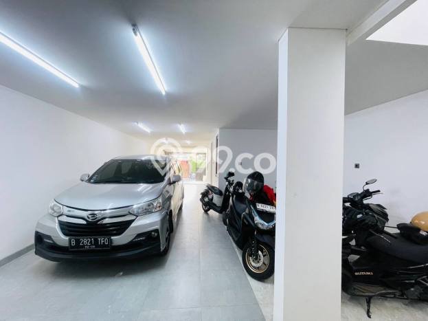 Siap Huni Rumah Mewah 5 Kamar di Jagakarsa Dekat ke Mana Pun Siap Huni Rumah Mewah 5 Kamar di Jagakarsa Dekat ke Mana Pun