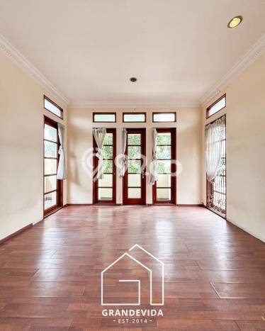 Hunian Elit LB 1800m2 Siap Huni Desain Elegan di Kuningan, Jakarta Selatan Hunian Elit LB 1800m2 Siap Huni Desain Elegan di Kuningan, Jakarta Selatan