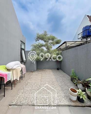 Jual Rumah Luas Elegan Dengan View Cantik di Rempoa, Tangerang Selatan Jual Rumah Luas Elegan Dengan View Cantik di Rempoa, Tangerang Selatan