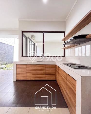 Rumah Elit LB 161m2 Siap Huni Desain Elegan di Bintaro, Tangerang Selatan Rumah Elit LB 161m2 Siap Huni Desain Elegan di Bintaro, Tangerang Selatan