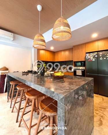 For Sale! Premium House LT 1600m2 Desain Elegan di Veteran For Sale! Premium House LT 1600m2 Desain Elegan di Veteran
