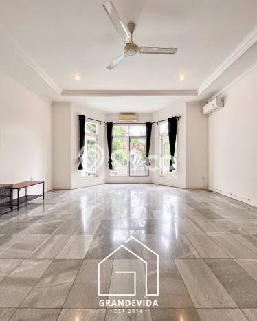 Dijual Rumah Premium dengan Fasilitas Sekitar Lengkap di Cilandak, Jakarta Selatan Dijual Rumah Premium dengan Fasilitas Sekitar Lengkap di Cilandak, Jakarta Selatan