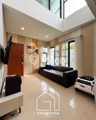 Jual Rumah Luas Elegan Dengan View Cantik di Rempoa, Tangerang Selatan Jual Rumah Luas Elegan Dengan View Cantik di Rempoa, Tangerang Selatan