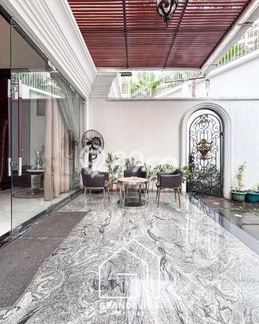 Hunian Super Elit dengan Akses Paling Strategis di Simprug, Jakarta Selatan Hunian Super Elit dengan Akses Paling Strategis di Simprug, Jakarta Selatan