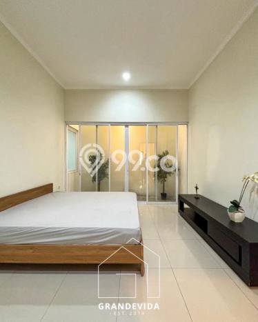 Rumah Elit Modern Tanpa Renovasi di Pondok Indah Jakarta Selatan Rumah Elit Modern Tanpa Renovasi di Pondok Indah Jakarta Selatan